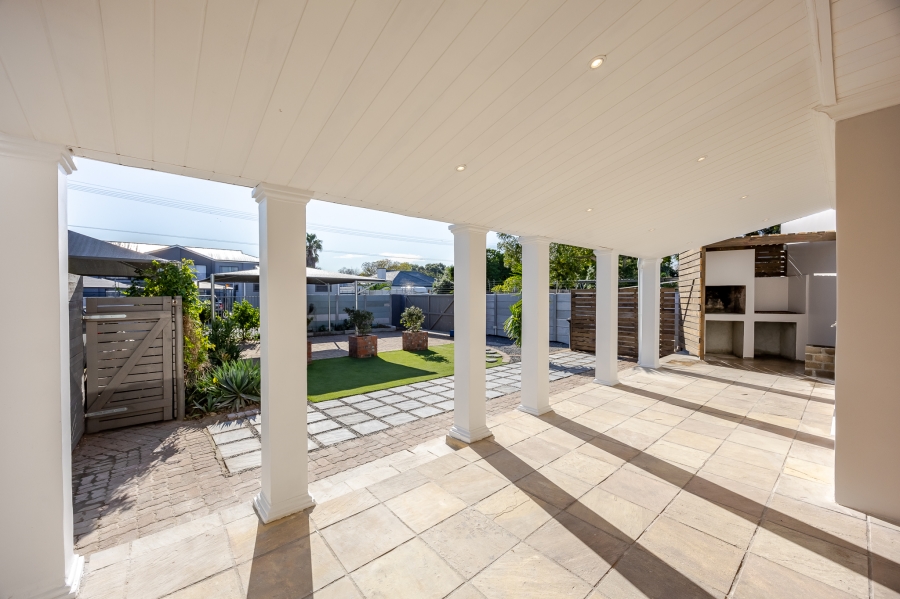 4 Bedroom Property for Sale in Belgravia Western Cape
